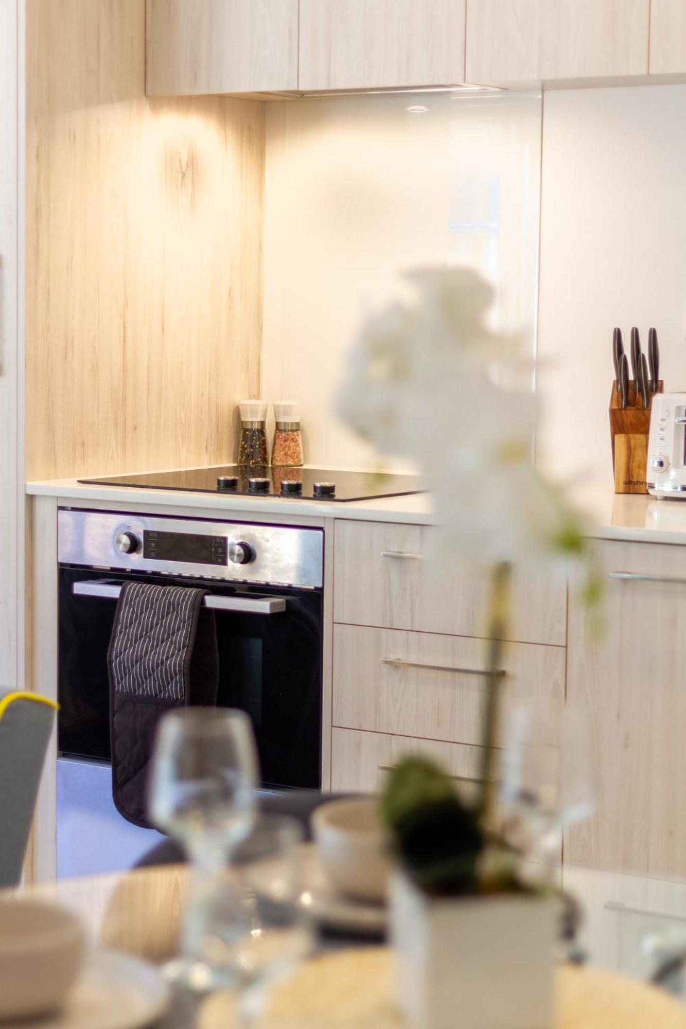 Central Escape On Cashel Street 2 Bed 2 Bath クライストチャーチ エクステリア 写真